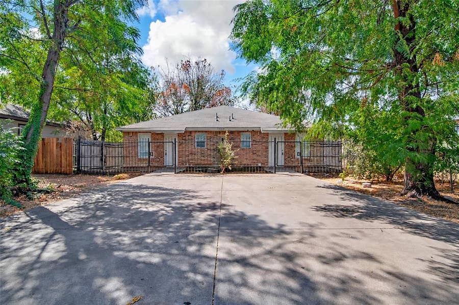 Property photo for 2902 Van Horn Avenue, #100, Fort Worth, TX