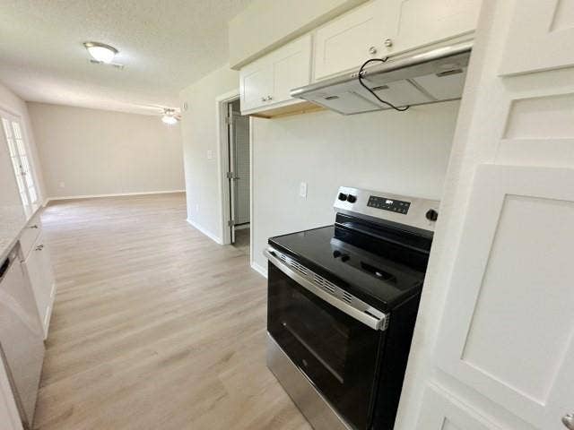 328 Hillside Court, Burleson, TX 76028 328 Hillside Court, Burleson, TX 76028