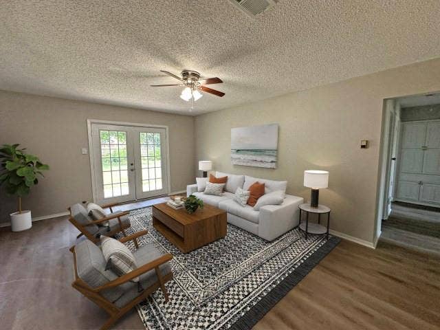 328 Hillside Court, Burleson, TX 76028 328 Hillside Court, Burleson, TX 76028