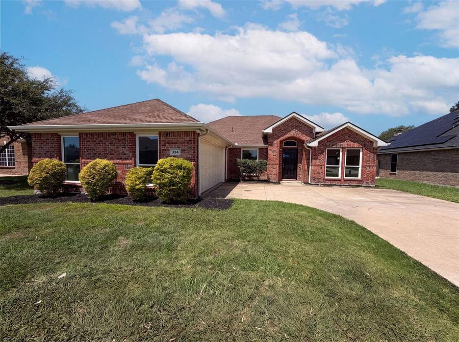 Property photo for 324 Cascade Drive, Red Oak, TX
