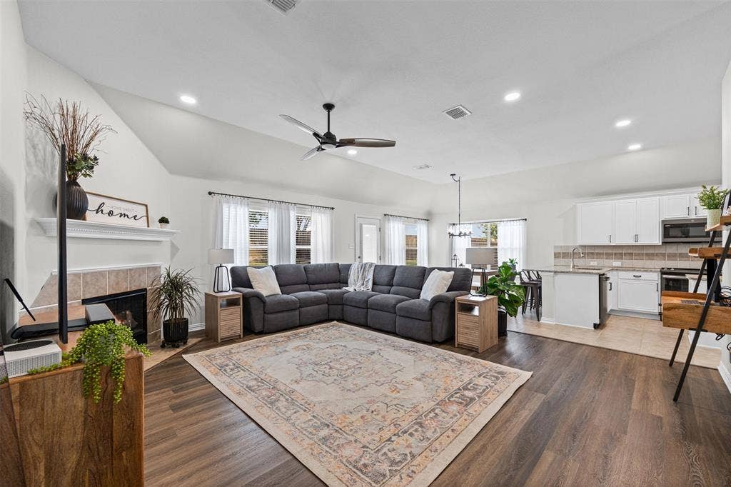 6401 Orange Blossom Drive, Midlothian, TX 76065 6401 Orange Blossom Drive, Midlothian, TX 76065