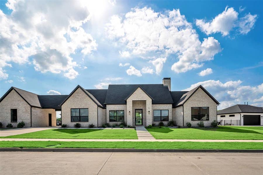 Property photo for 101 Ambrosia Lane, Heath, TX