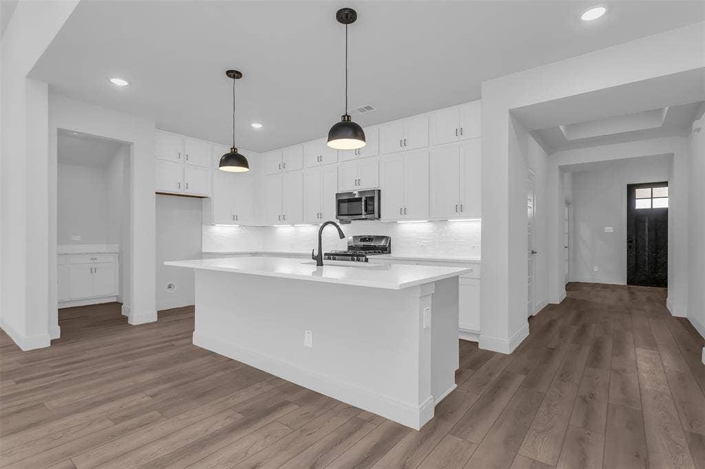 1031 Rylan Street, Midlothian, TX 76065 Kitchen
