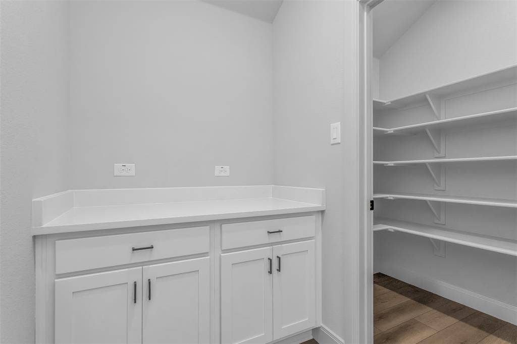 1031 Rylan Street, Midlothian, TX 76065 1031 Rylan Street, Midlothian, TX 76065