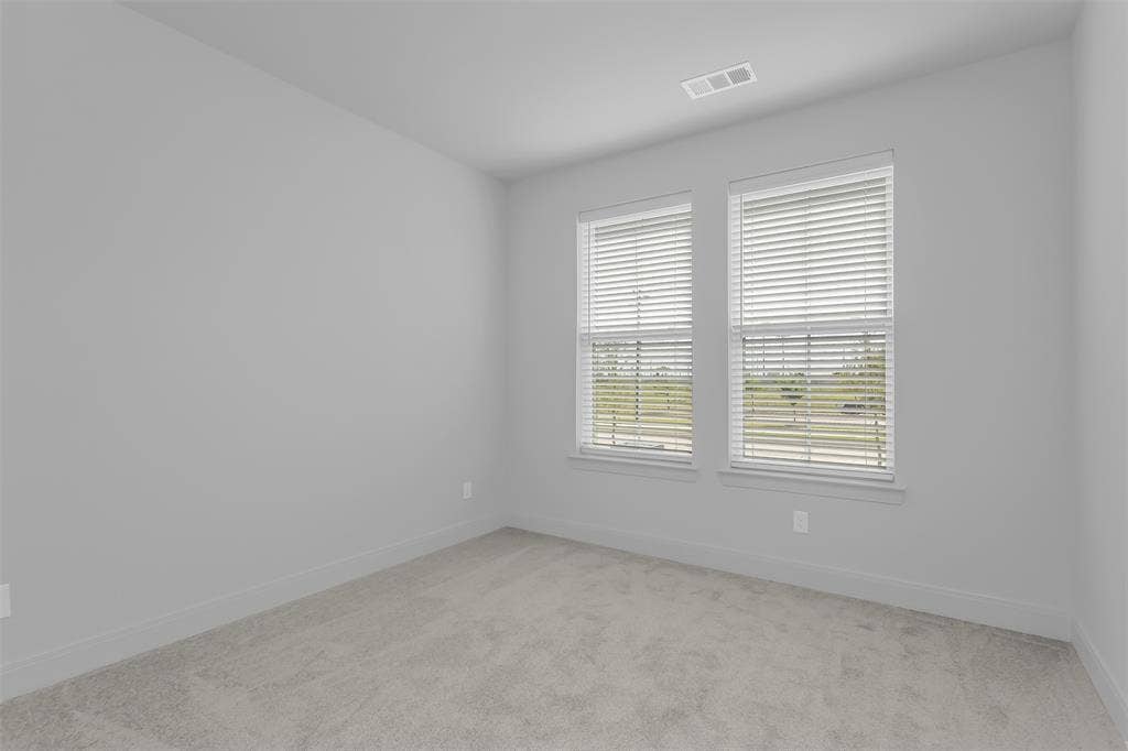 1031 Rylan Street, Midlothian, TX 76065 Empty room