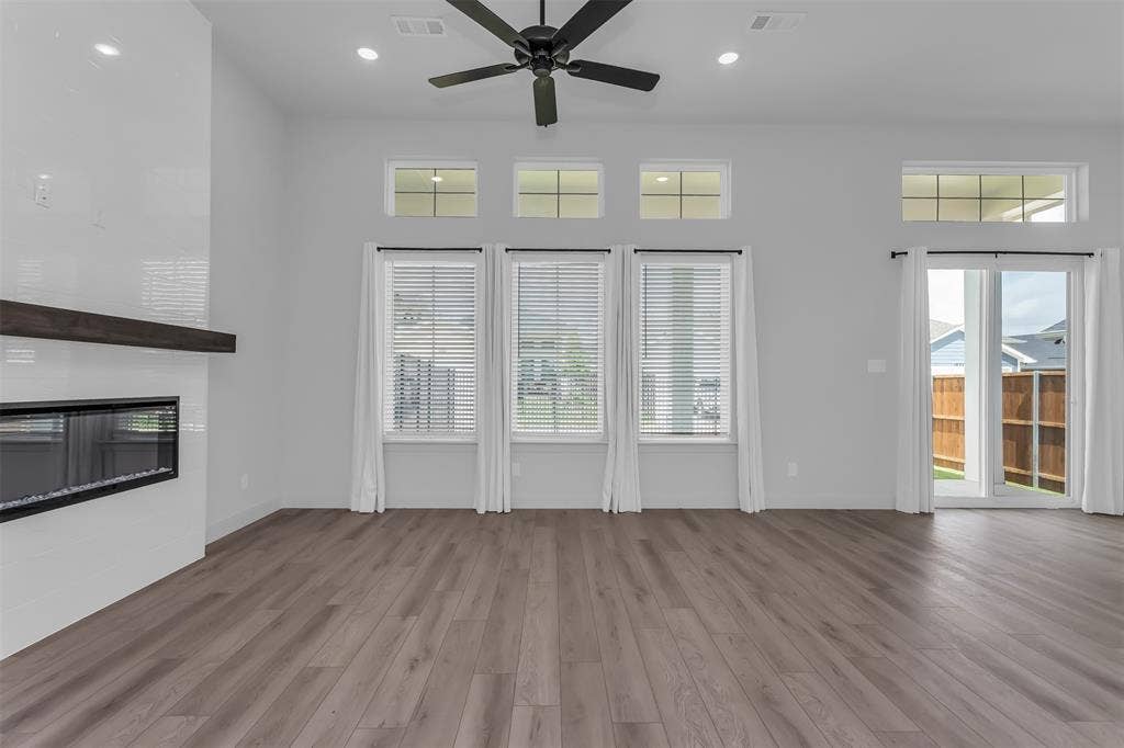 1031 Rylan Street, Midlothian, TX 76065 1031 Rylan Street, Midlothian, TX 76065