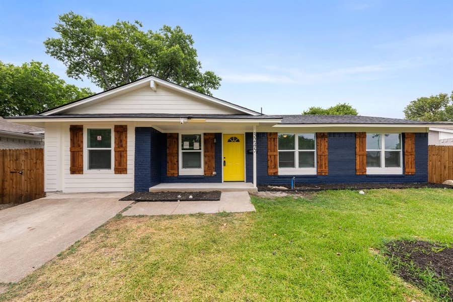 Property photo for 3245 Pacesetter Drive, Dallas, TX