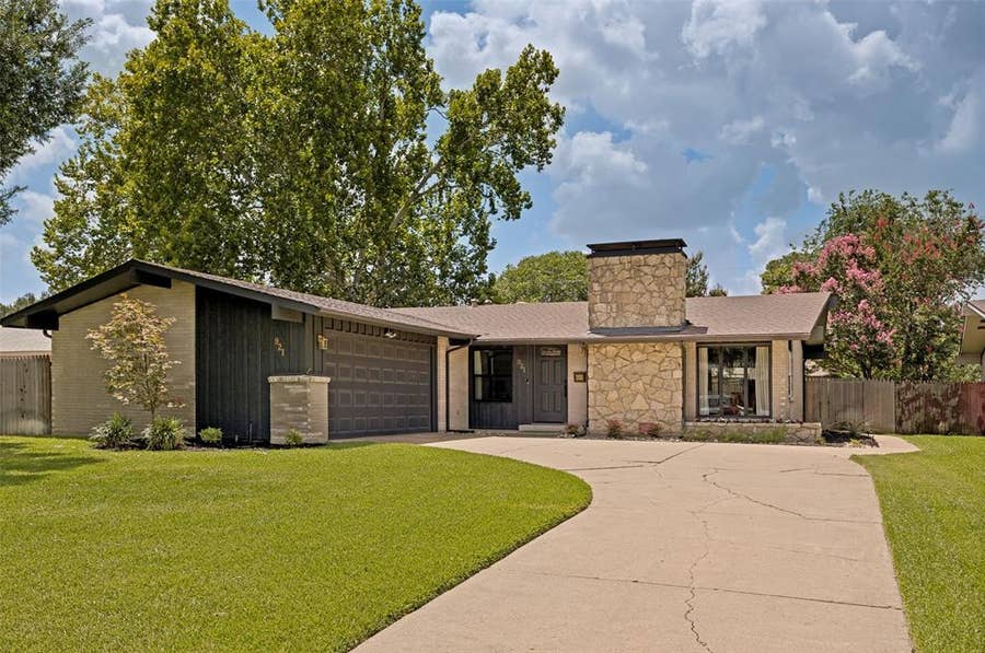 Property photo for 921 Forreston Drive, Richardson, TX