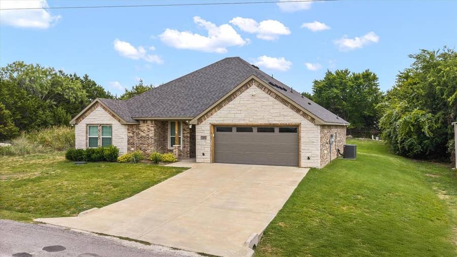 Property photo for 2309 Christine Drive, Granbury, TX