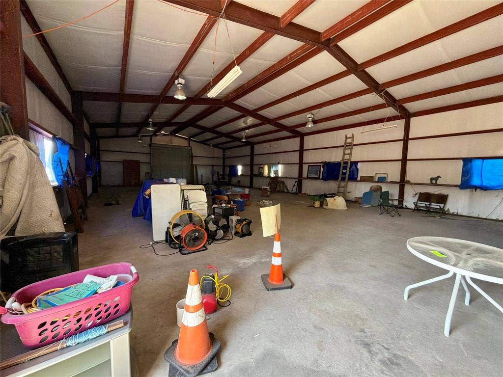 7830 Mavis Avenue, Waxahachie, TX 75167 Insulated workshop, 40x80