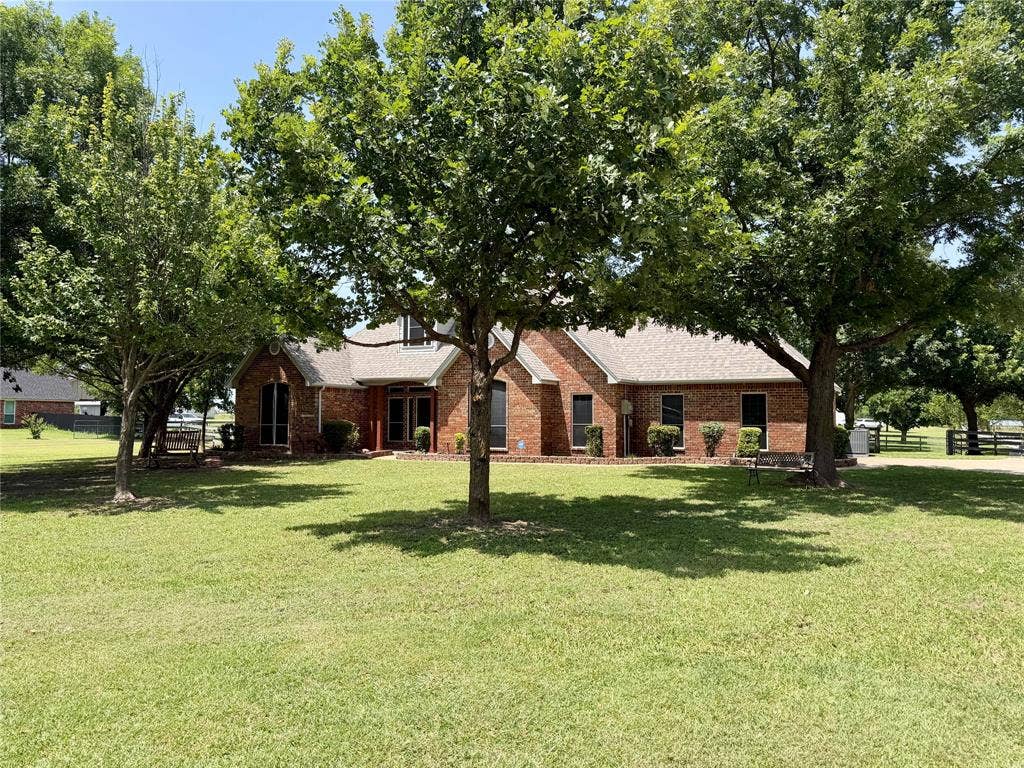 7830 Mavis Avenue, Waxahachie, TX 75167 7830 Mavis Avenue, Waxahachie, TX 75167