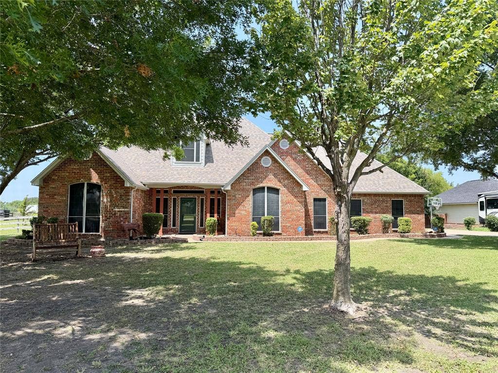 7830 Mavis Avenue, Waxahachie, TX 75167 7830 Mavis Avenue, Waxahachie, TX 75167