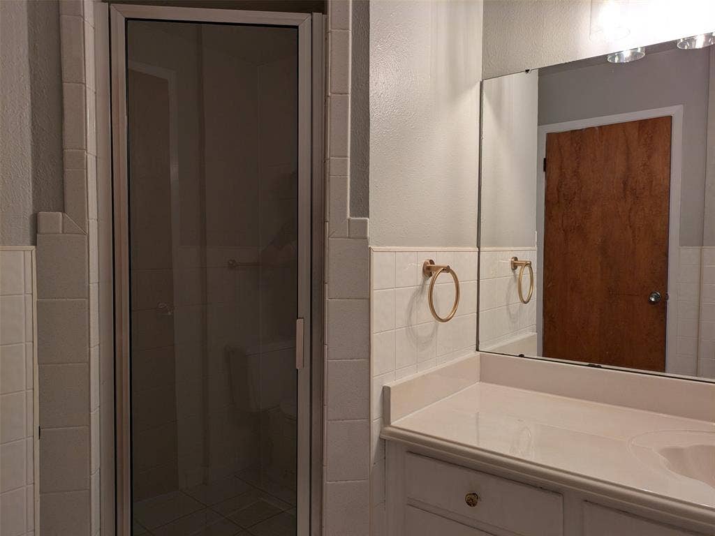 411 Baylor Drive, Arlington, TX 76010 411 Baylor Drive, Arlington, TX 76010