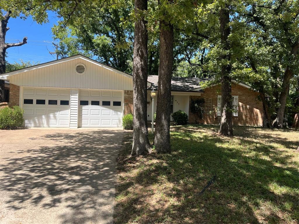 411 Baylor Drive, Arlington, TX 76010 411 Baylor Drive, Arlington, TX 76010