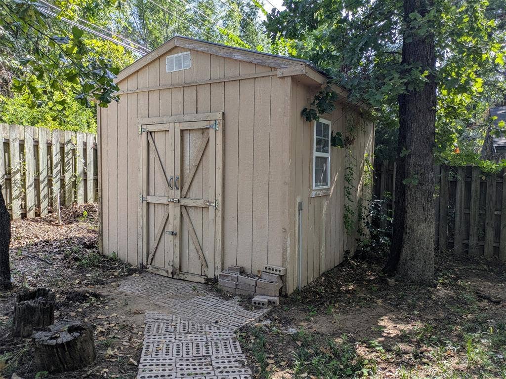 411 Baylor Drive, Arlington, TX 76010 411 Baylor Drive, Arlington, TX 76010