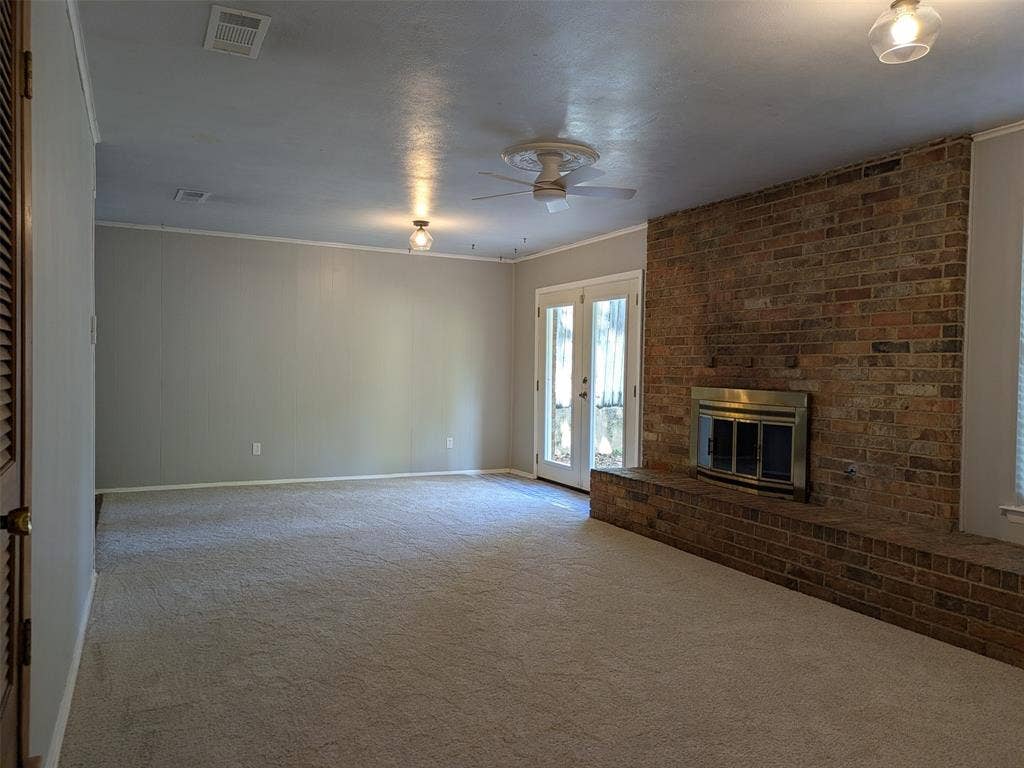 411 Baylor Drive, Arlington, TX 76010 411 Baylor Drive, Arlington, TX 76010