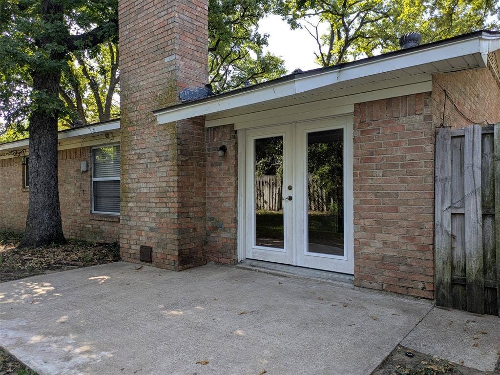 411 Baylor Drive, Arlington, TX 76010 411 Baylor Drive, Arlington, TX 76010