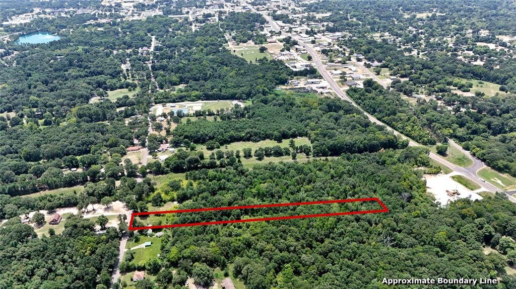 1129 N Hamlett Street, Athens, TX 75751 1127 N Hamlett St