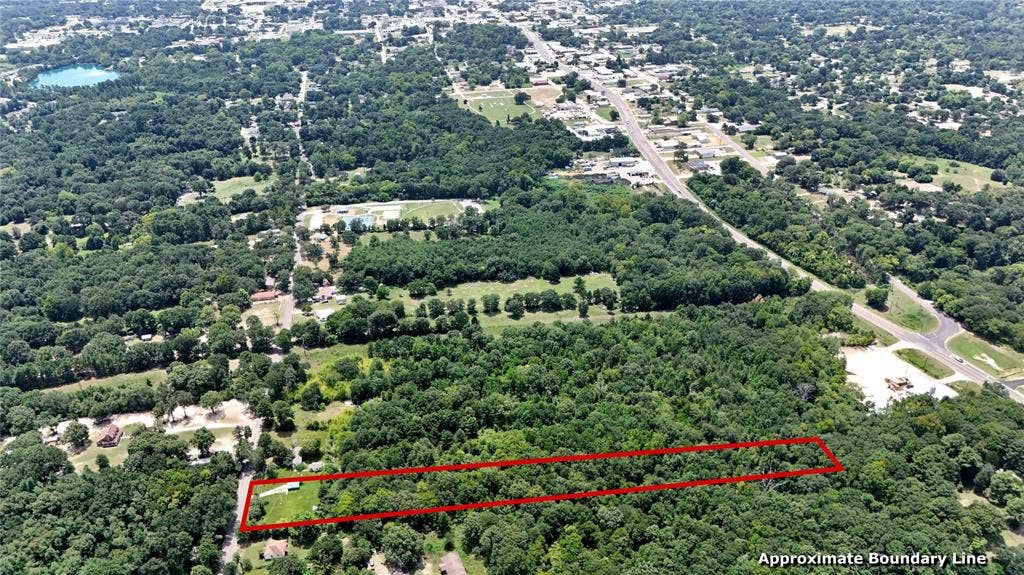 1129 N Hamlett Street, Athens, TX 75751 1131 N Hamlett St
