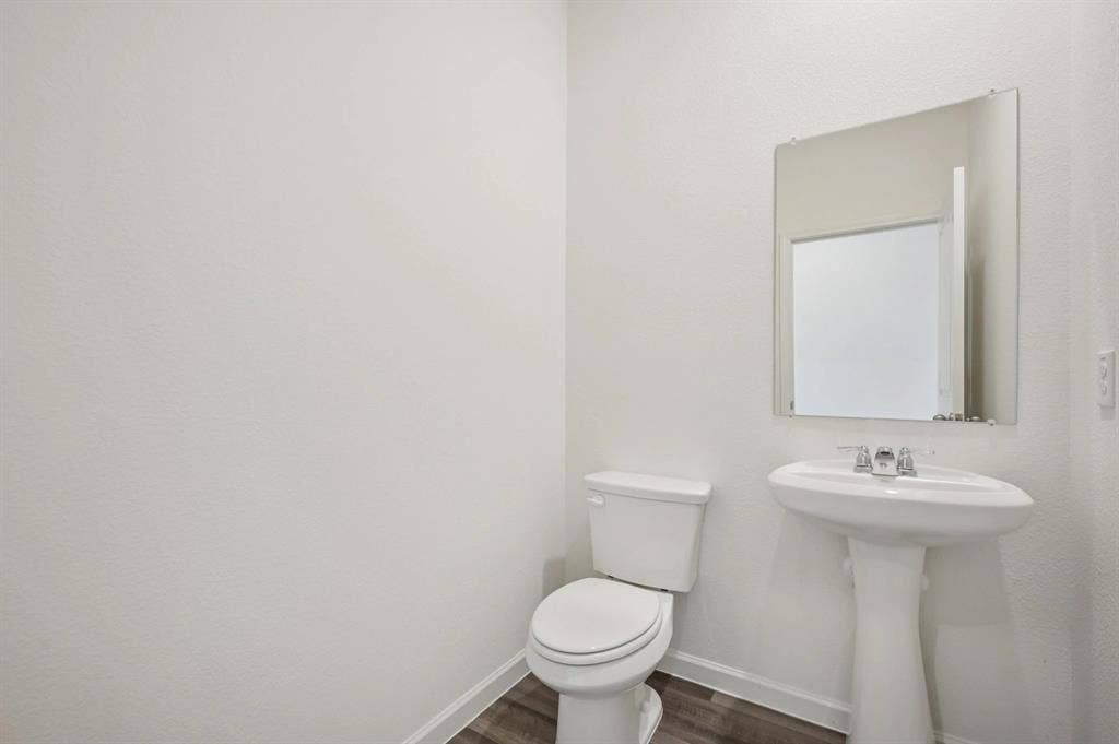 912 Penrose Drive, Cedar Hill, TX 75104 Rayne The Rayne Powder Bath