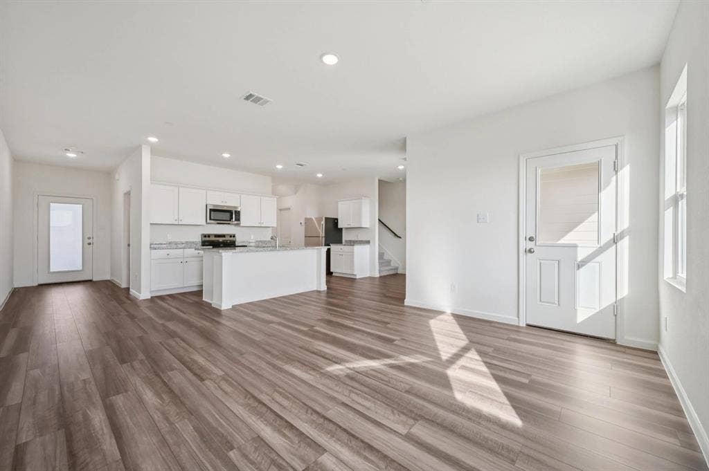 912 Penrose Drive, Cedar Hill, TX 75104 Rayne The Rayne Kitchen and Family Room