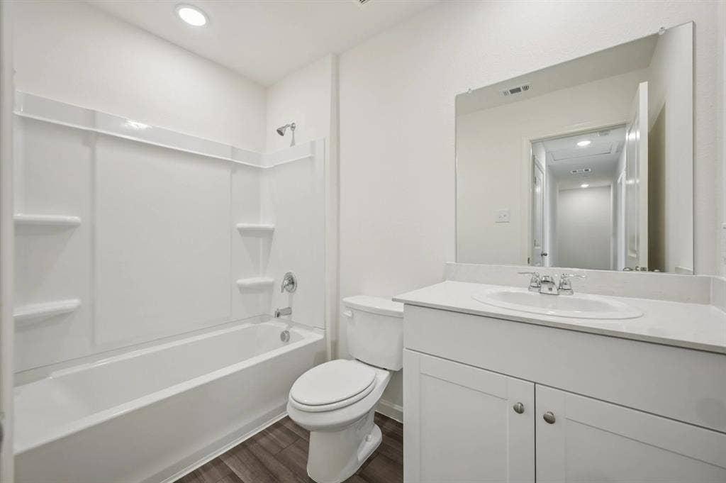 912 Penrose Drive, Cedar Hill, TX 75104 Rayne The Rayne Bath