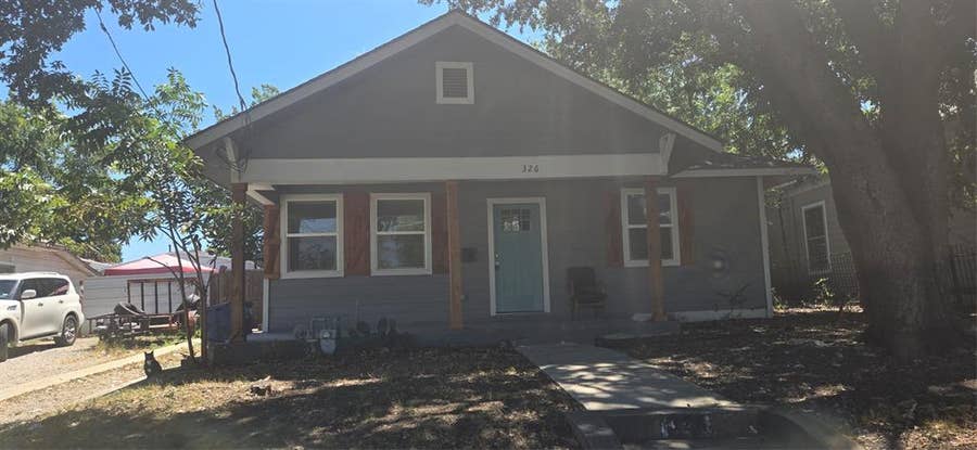 Property photo for 326 N Denver Street, Dallas, TX