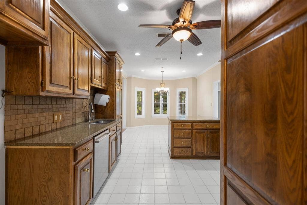 15050 Boaz Lane, Lindale, TX 75771 15050 Boaz Lane, Lindale, TX 75771