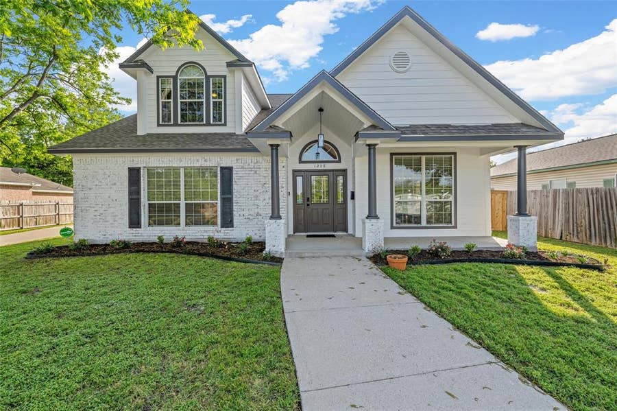 Property photo for 1208 N 15th Street, Waco, TX