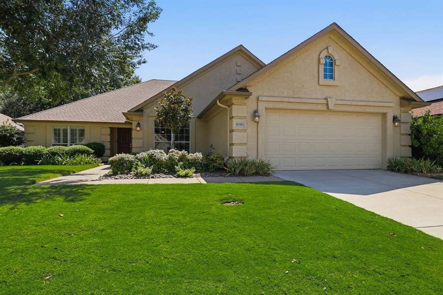 Property photo for 10509 Cascade Drive, Denton, TX