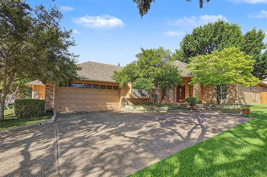 Property photo for 1807 Lakeshore Court, McKinney, TX