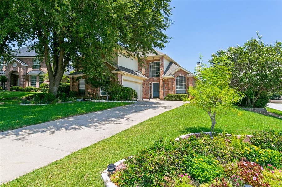 Property photo for 2616 Wickersham Court, Grapevine, TX