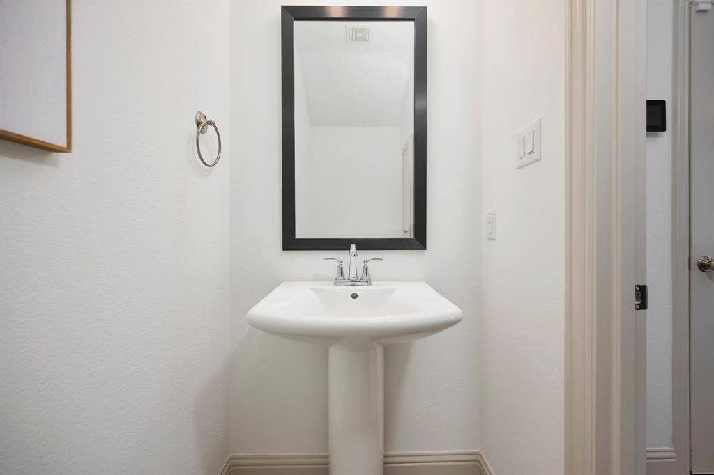 1/2 bath