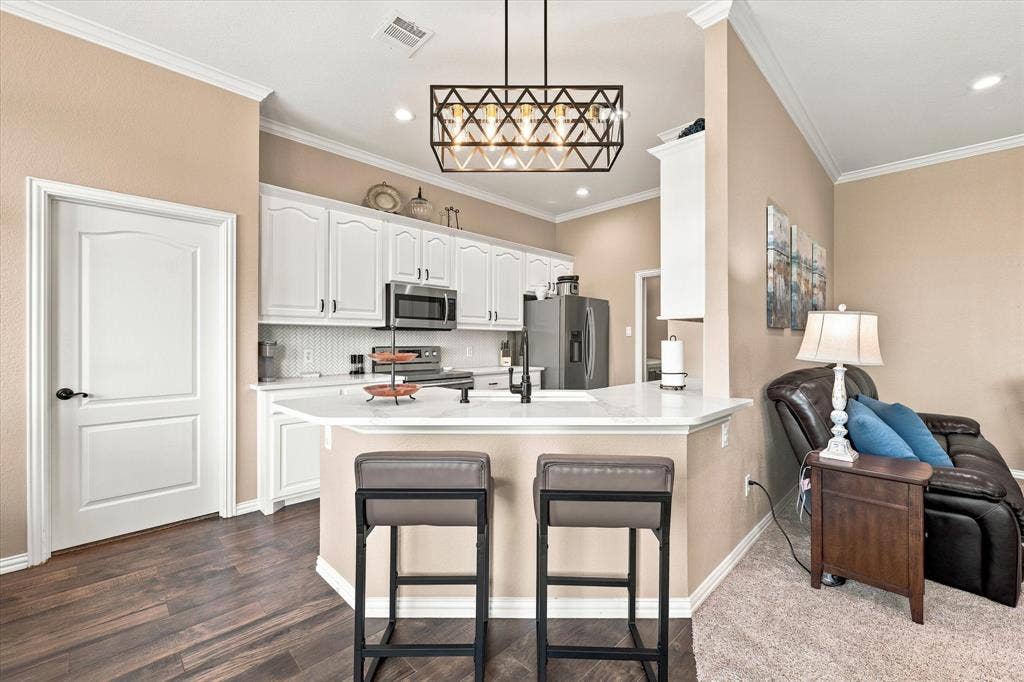 6030 Cynthia Drive, Midlothian, TX 76065