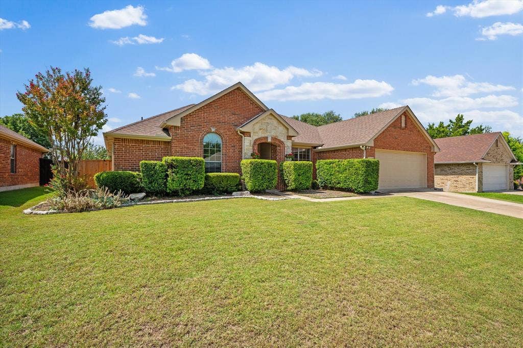 6030 Cynthia Drive, Midlothian, TX 76065