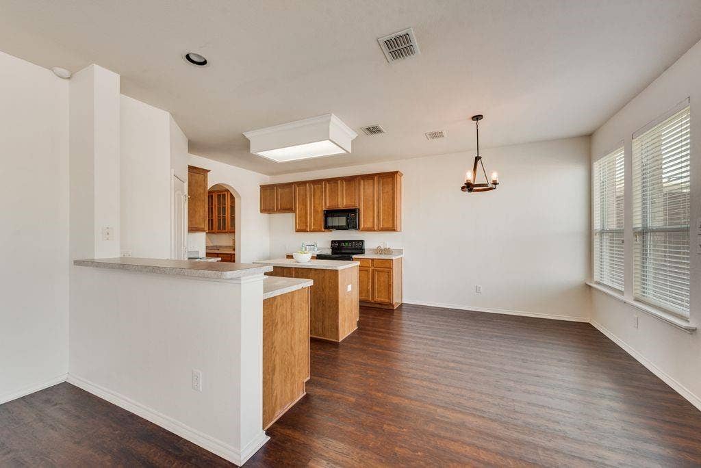 306 Salsbury Drive, Euless, TX 76040 306 Salsbury Drive, Euless, TX 76040