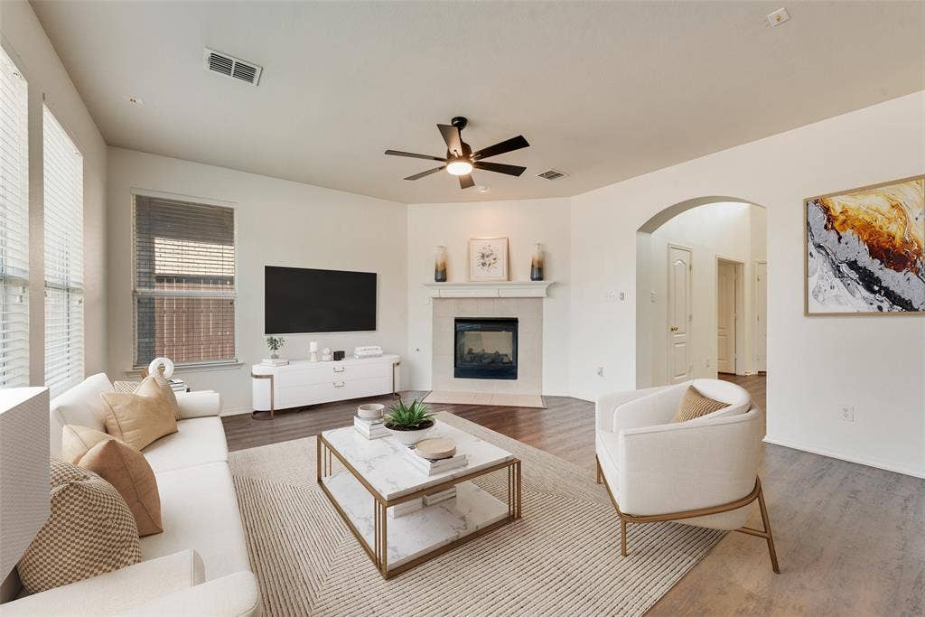 306 Salsbury Drive, Euless, TX 76040 306 Salsbury Drive, Euless, TX 76040