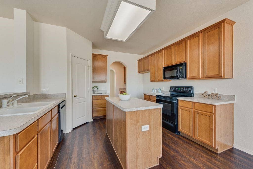 306 Salsbury Drive, Euless, TX 76040 306 Salsbury Drive, Euless, TX 76040