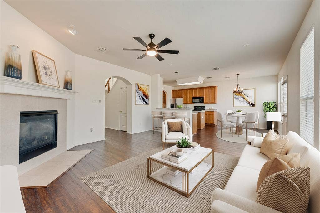 306 Salsbury Drive, Euless, TX 76040 306 Salsbury Drive, Euless, TX 76040