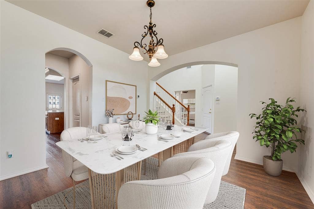 306 Salsbury Drive, Euless, TX 76040 306 Salsbury Drive, Euless, TX 76040