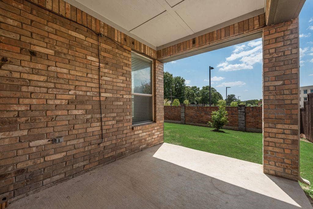 306 Salsbury Drive, Euless, TX 76040 306 Salsbury Drive, Euless, TX 76040