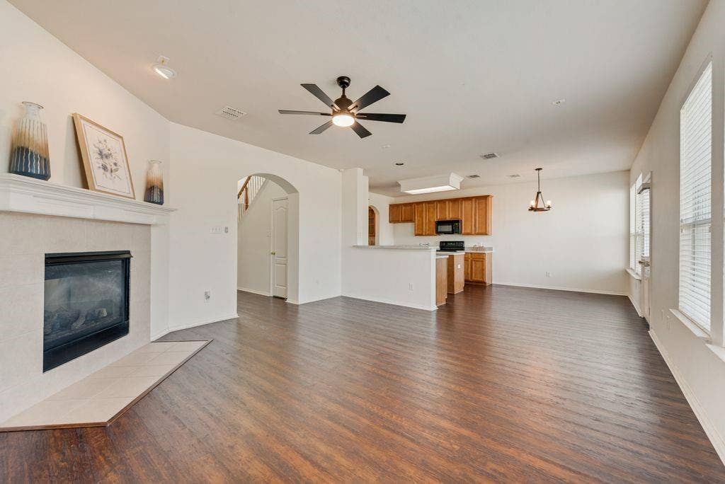 306 Salsbury Drive, Euless, TX 76040 306 Salsbury Drive, Euless, TX 76040