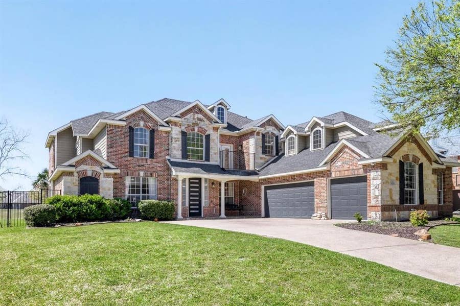 Property photo for 9709 Fairway Vista Drive, Rowlett, TX