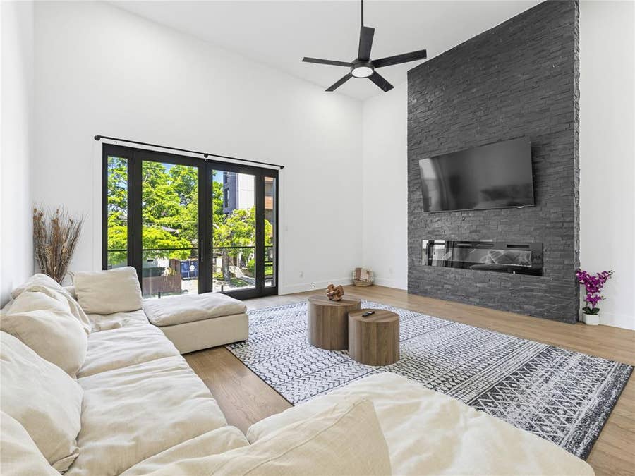 Property photo for 1521 N Haskell Avenue, Dallas, TX