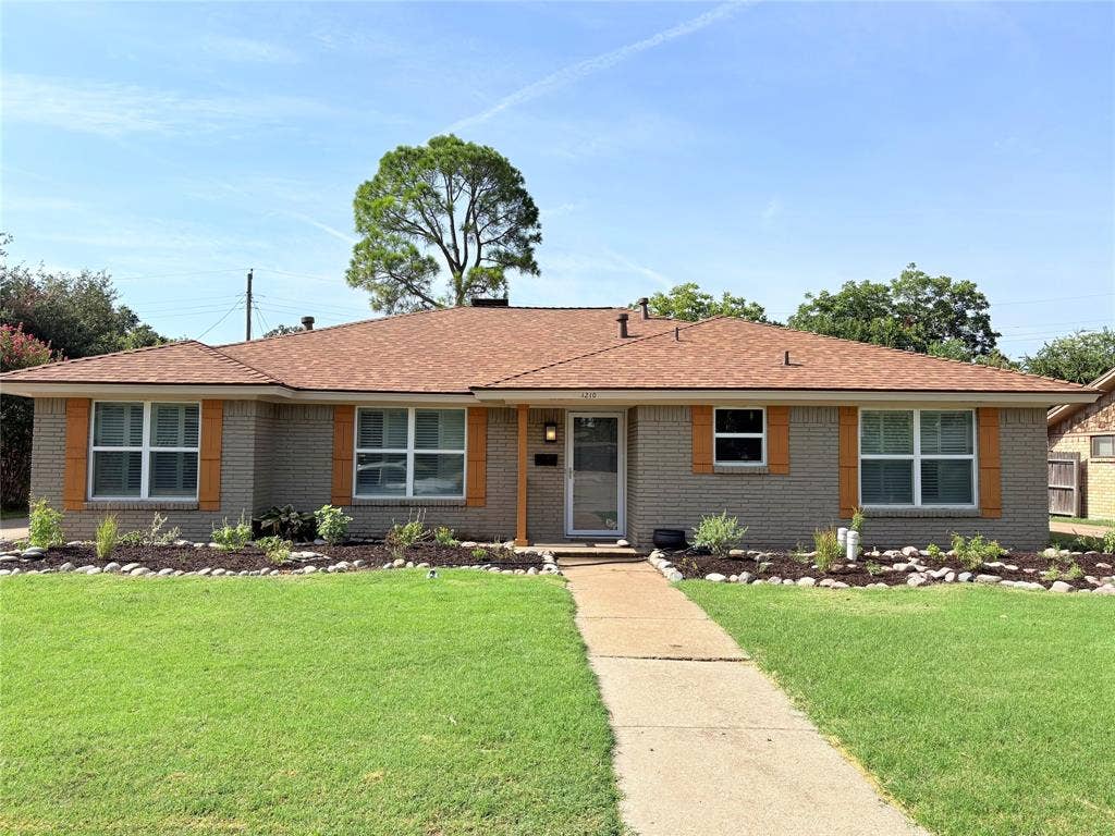 1210 Weathered Street, Irving, TX 75062 1210 Weathered Street, Irving, TX 75062