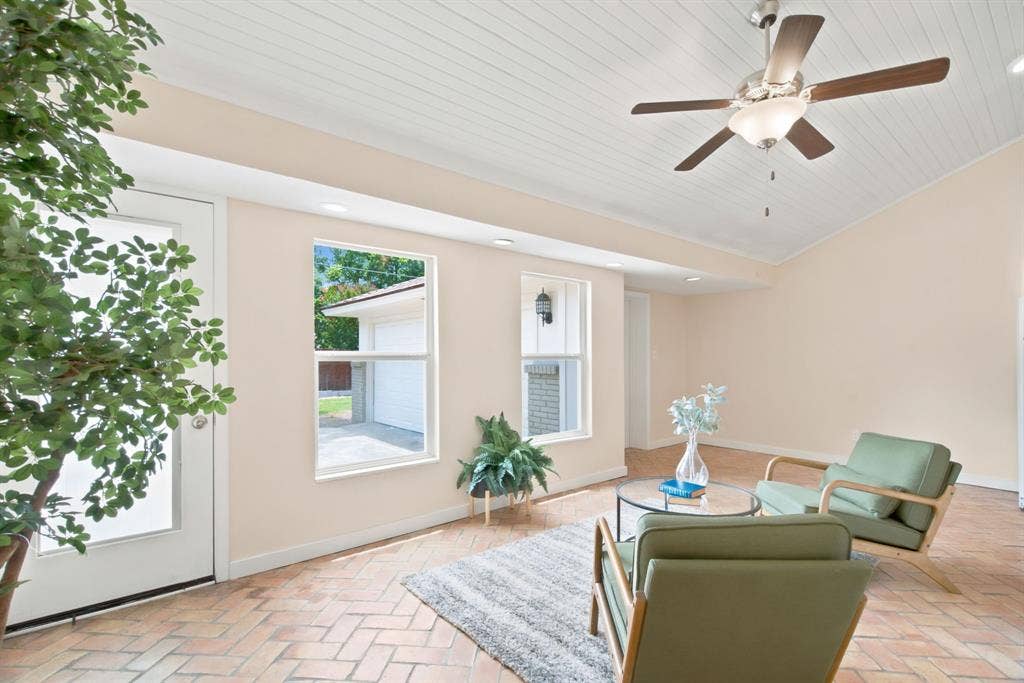 1210 Weathered Street, Irving, TX 75062 1210 Weathered Street, Irving, TX 75062