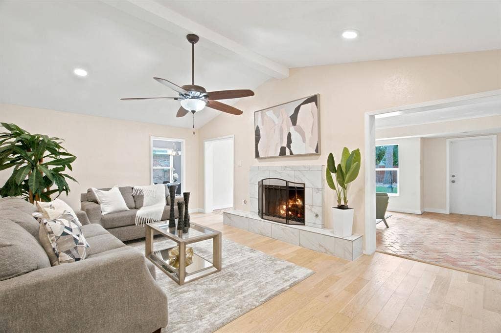1210 Weathered Street, Irving, TX 75062 1210 Weathered Street, Irving, TX 75062