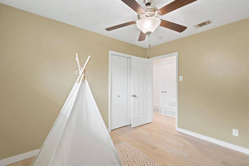 1210 Weathered Street, Irving, TX 75062 1210 Weathered Street, Irving, TX 75062