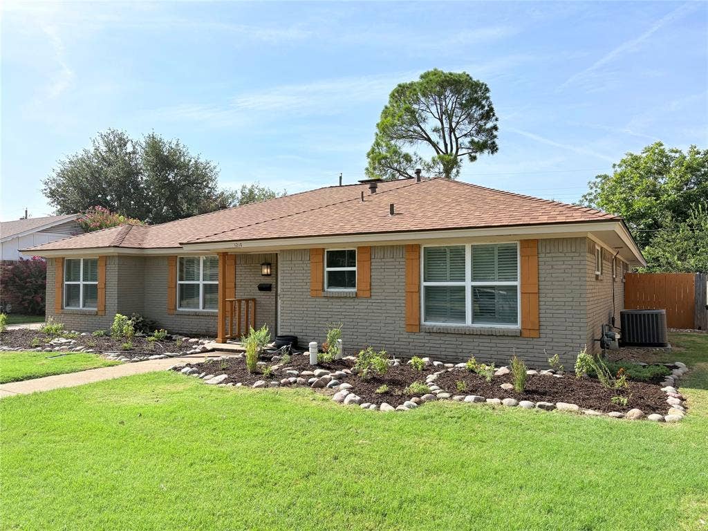 1210 Weathered Street, Irving, TX 75062 1210 Weathered Street, Irving, TX 75062