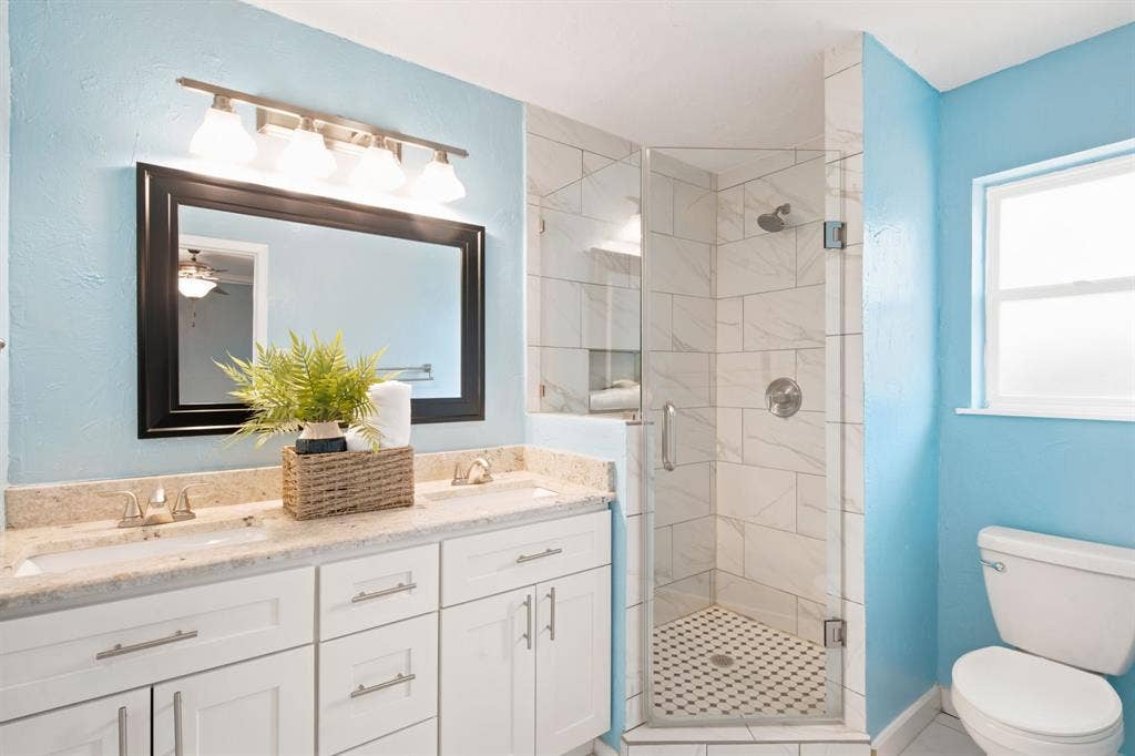 1210 Weathered Street, Irving, TX 75062 1210 Weathered Street, Irving, TX 75062